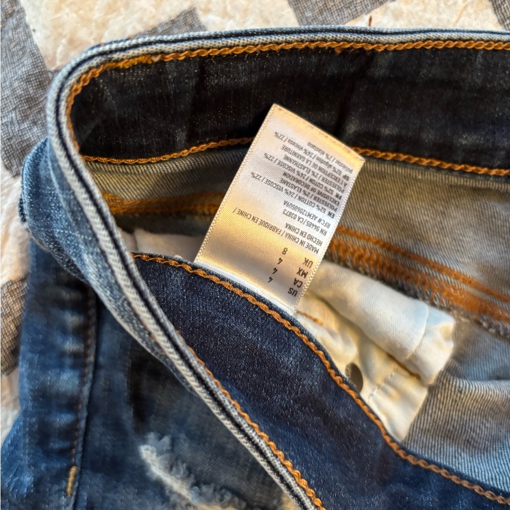 American Eagle Women's Distressed Jean Shorts - Dark Blue size 4 (D5526) - Picture 3 of 6